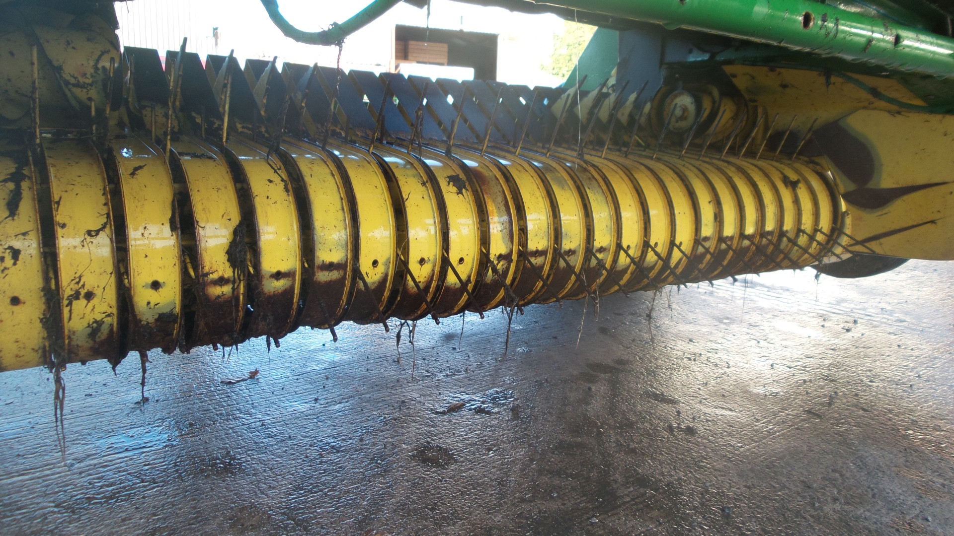 John Deere 570 Baler